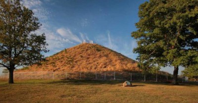 Miamisburg Mound (CC BY-SA 3.0)